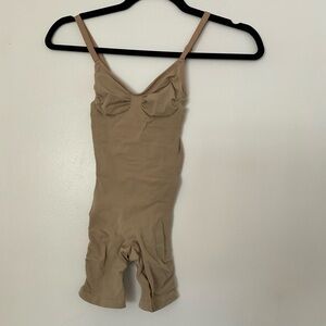 NWOT skims mid thigh bodysuit